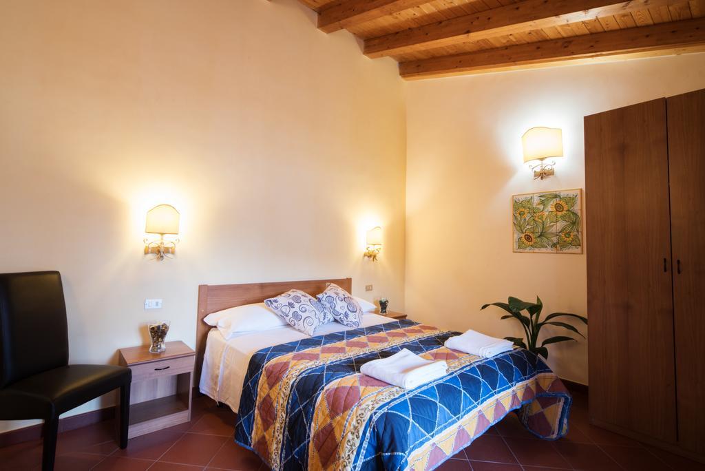 Hotel San Giacomo à SantʼAlessio Siculo Extérieur photo